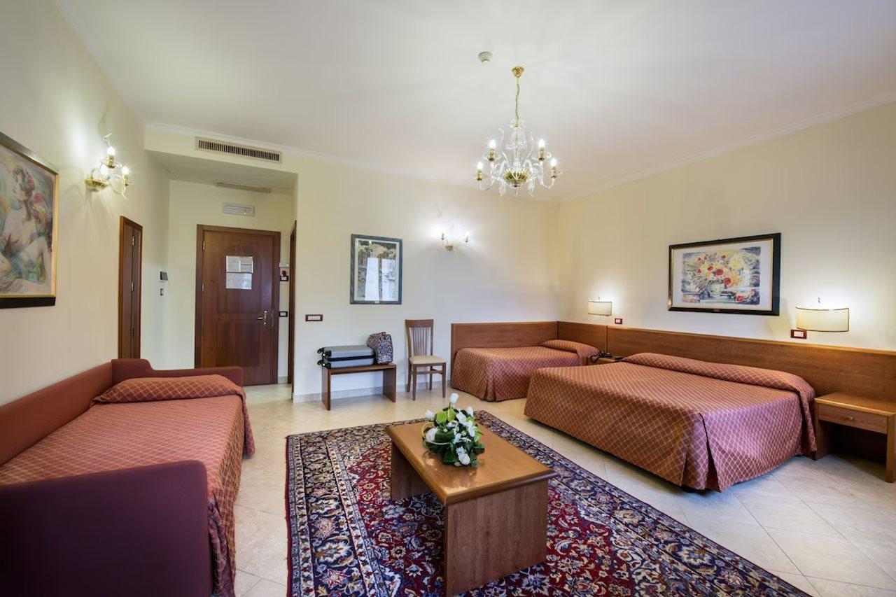 Hotel & Relax
